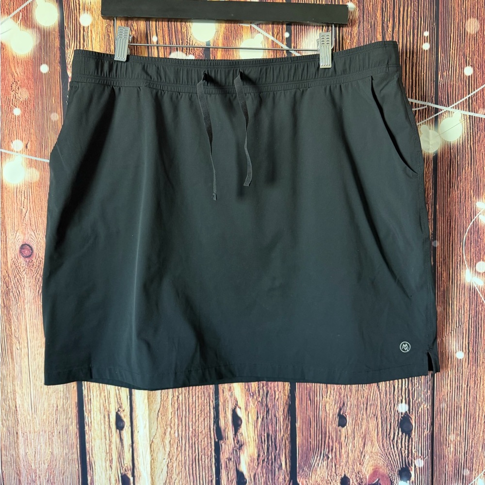 Cloudveil Women's Black Athletic Skirt